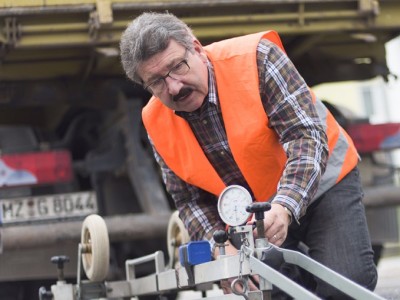 Messung der Tragfähigkeit mit dem Benkelmanbalken