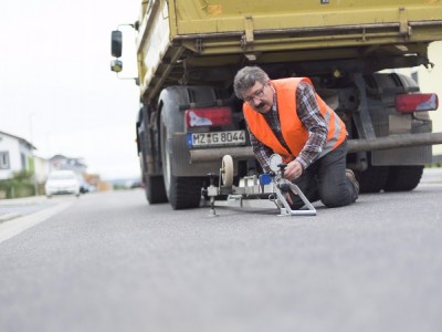 Messung der Tragfähigkeit mit dem Benkelmanbalken